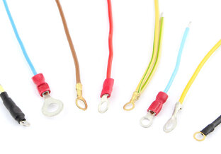 Наконечники-кольцевые различных размеров в изоляции и без; латунные варианты